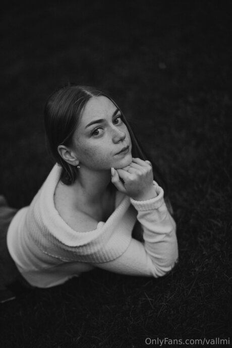 Nacktes geleaktes OnlyFans-Foto von Vallmi