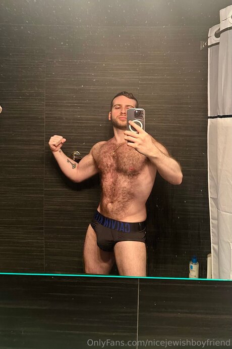 Nacktes geleaktes OnlyFans-Foto von Nicejewishboyfriend