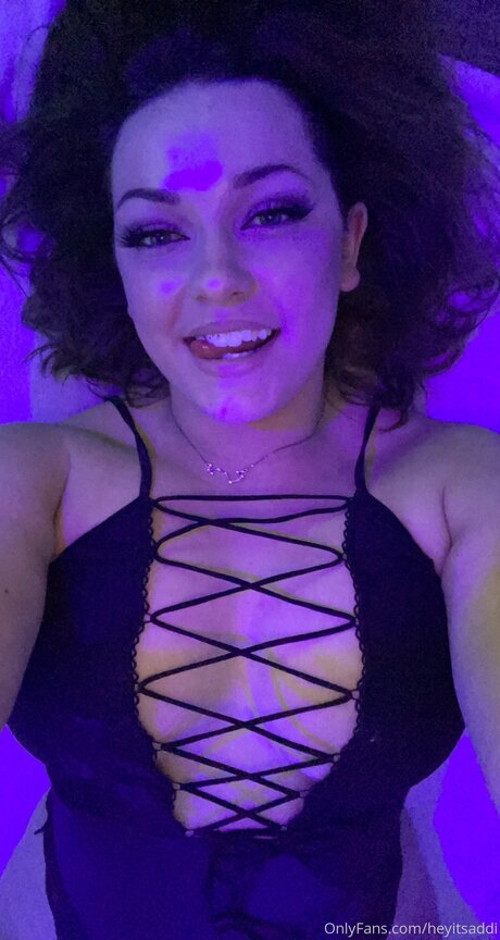 Nacktes geleaktes OnlyFans-Foto von Heyitsaddi
