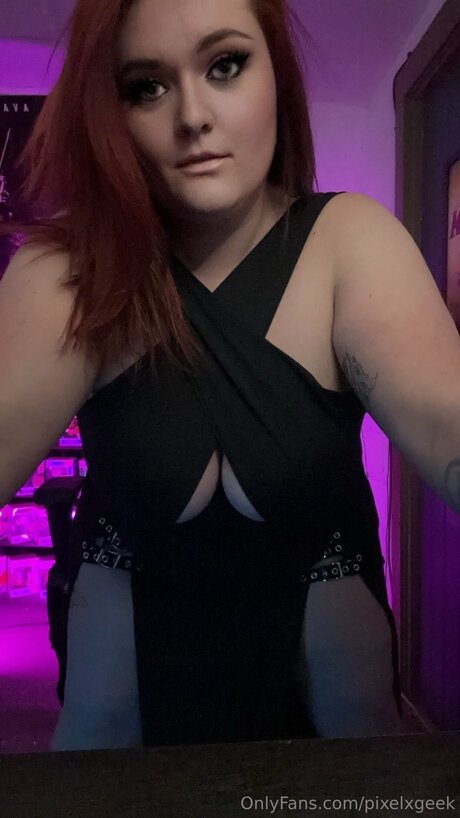 Nacktes geleaktes OnlyFans-Foto von Pixelxgeek