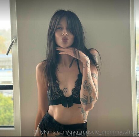 Nacktes geleaktes OnlyFans-Foto von Ava Muscle Mommytsfree