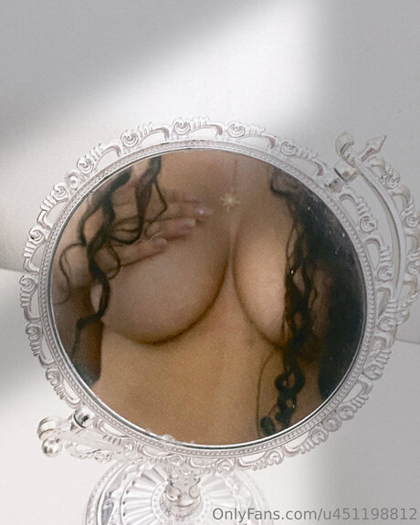 Nacktes geleaktes OnlyFans-Foto von Deliciousgeorgi