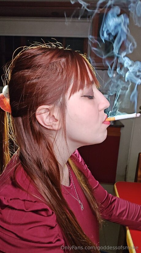 Nacktes geleaktes OnlyFans-Foto von Goddessofsmoke