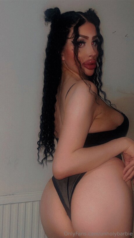 Nacktes geleaktes OnlyFans-Foto von Unholybarbie