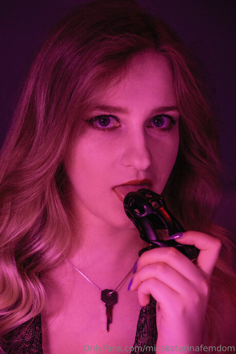 Nacktes geleaktes OnlyFans-Foto von Misskatarinafemdom