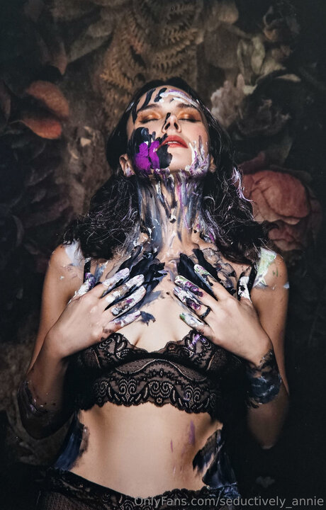Nacktes geleaktes OnlyFans-Foto von Seductively Annie