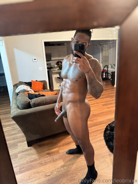 Nacktes geleaktes OnlyFans-Foto von Leobrixxx