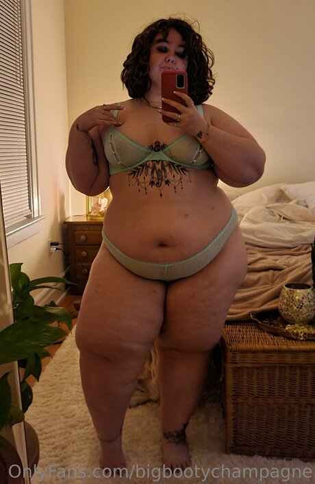Bigbootychampagne