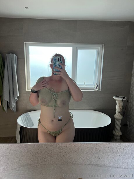 Nacktes geleaktes OnlyFans-Foto von Prprincesswolf