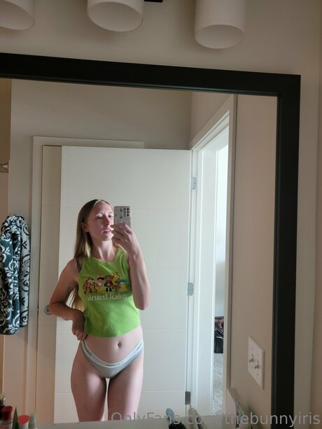 Nacktes geleaktes OnlyFans-Foto von Thebunnyiris
