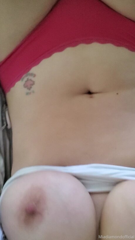 Nacktes geleaktes OnlyFans-Foto von Mia D O