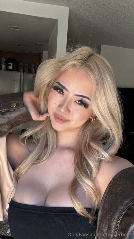 Nacktes geleaktes OnlyFans-Foto von Chinkerbella