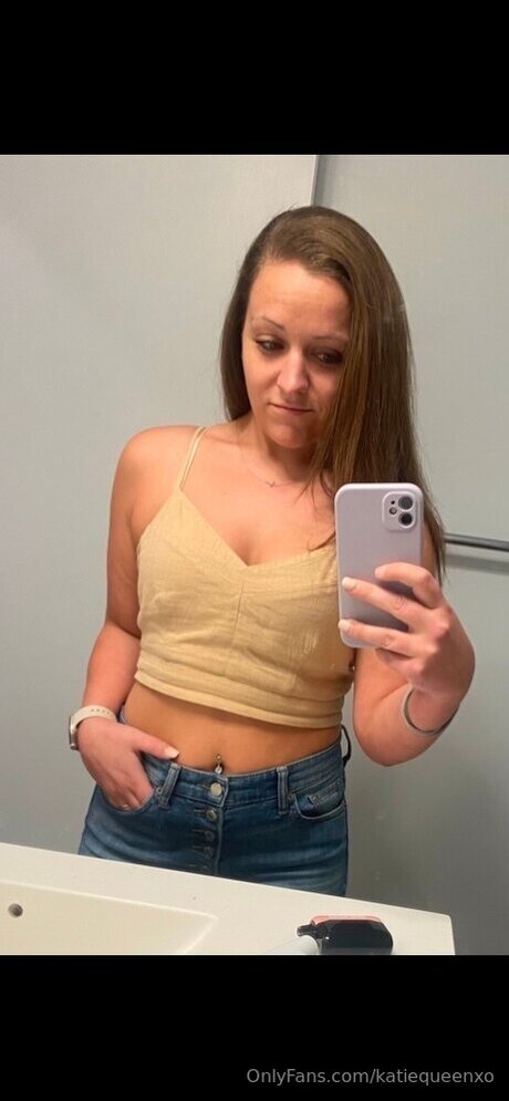 Nacktes geleaktes OnlyFans-Foto von Katiequeenxo