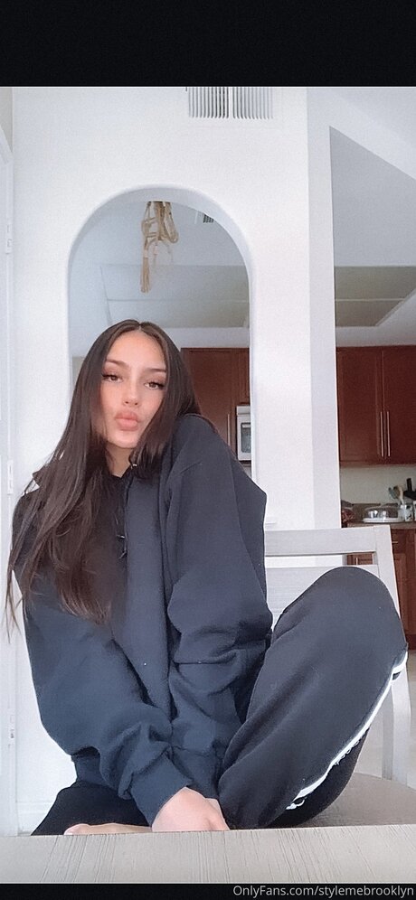 Nacktes geleaktes OnlyFans-Foto von Stylemebrooklyn