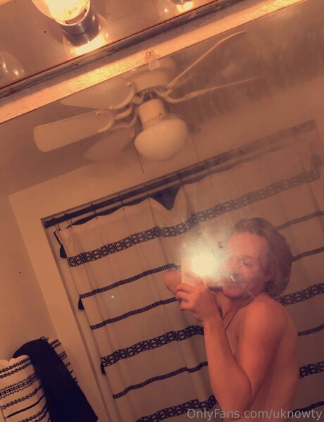 Nacktes geleaktes OnlyFans-Foto von Uknowty