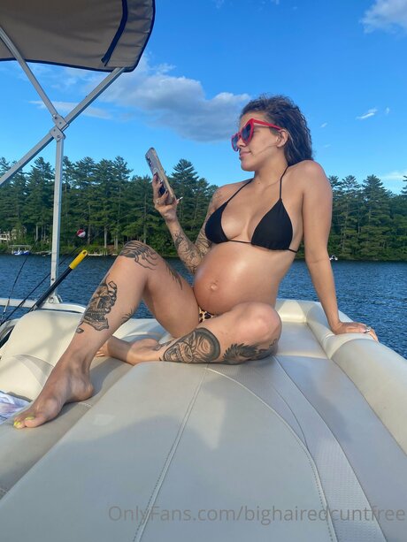 Nacktes geleaktes OnlyFans-Foto von Bighairedcuntfree