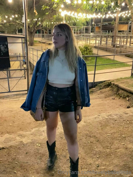 Lovelybabelinda