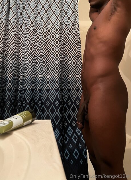 Nacktes geleaktes OnlyFans-Foto von Kengot12in