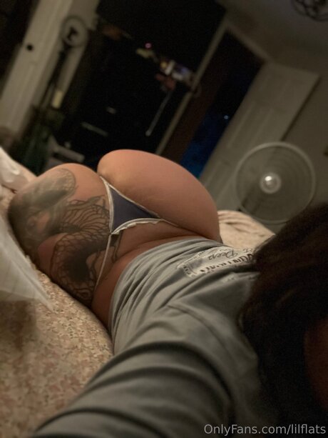 Nacktes geleaktes OnlyFans-Foto von Lilflats