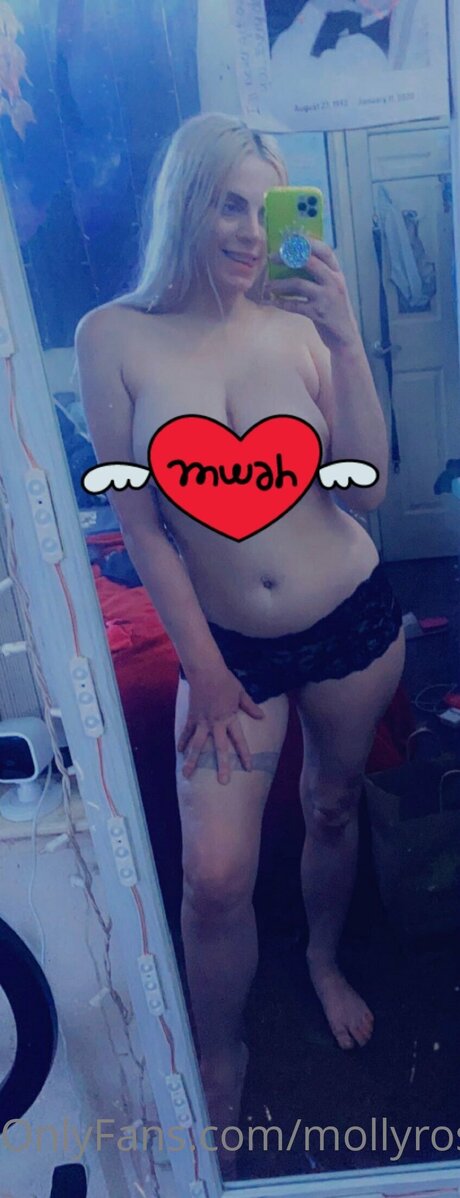 Nacktes geleaktes OnlyFans-Foto von Mollyrosemoon