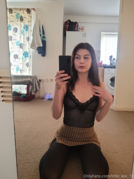 Nacktes geleaktes OnlyFans-Foto von Little Lexi 19