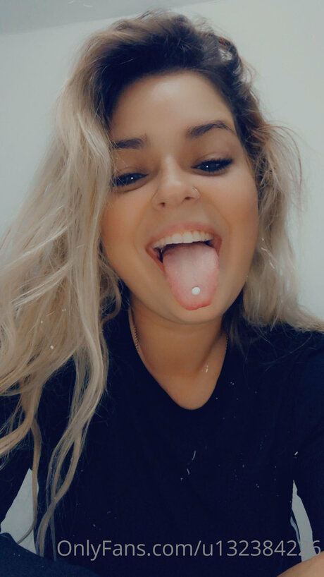 Nacktes geleaktes OnlyFans-Foto von U132384226