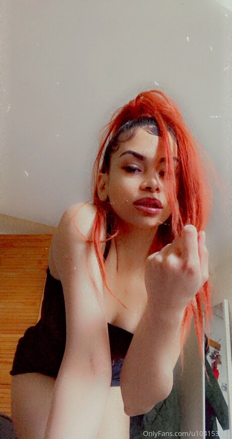 Nacktes geleaktes OnlyFans-Foto von Dirty Vv
