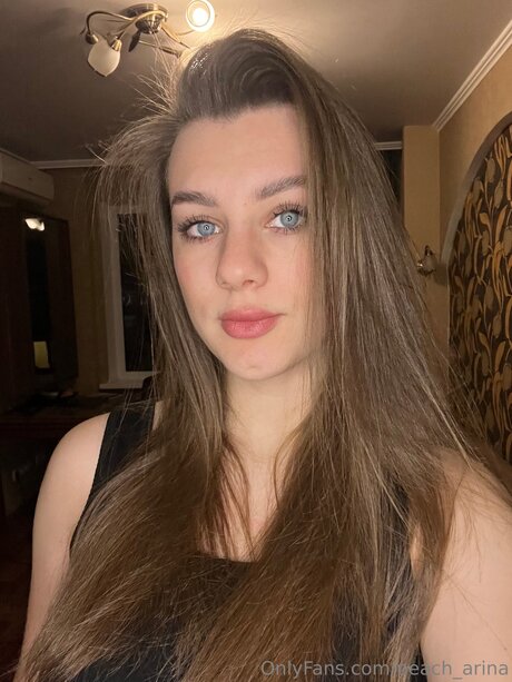 Nacktes geleaktes OnlyFans-Foto von Peach Arina