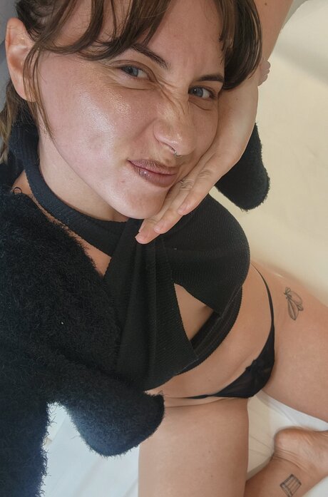 Nacktes geleaktes OnlyFans-Foto von Helloeloise