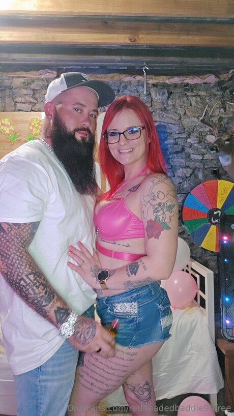 Nacktes geleaktes OnlyFans-Foto von Redheadedbaddie90free