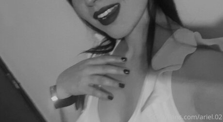 Nacktes geleaktes OnlyFans-Foto von Ariel 02