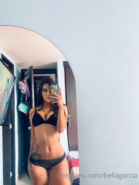 Nacktes geleaktes OnlyFans-Foto von Bella Garcia
