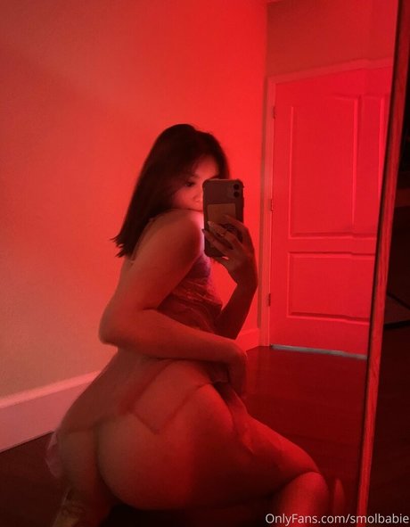 Nacktes geleaktes OnlyFans-Foto von Smolbabie