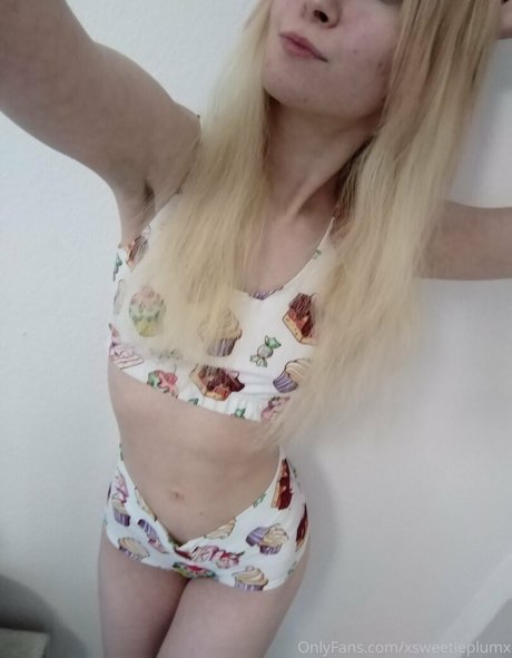Nacktes geleaktes OnlyFans-Foto von X Sweetie Plum X