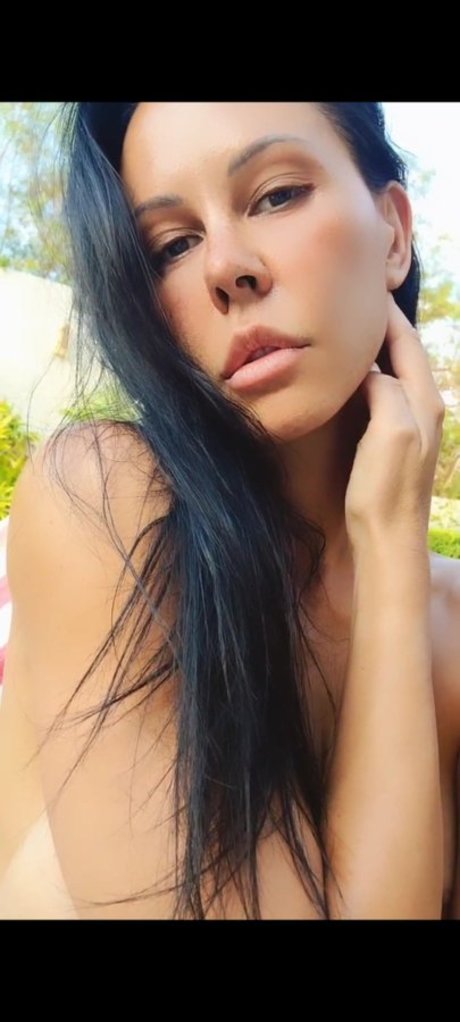 Nacktes geleaktes OnlyFans-Foto von Laly Vallade