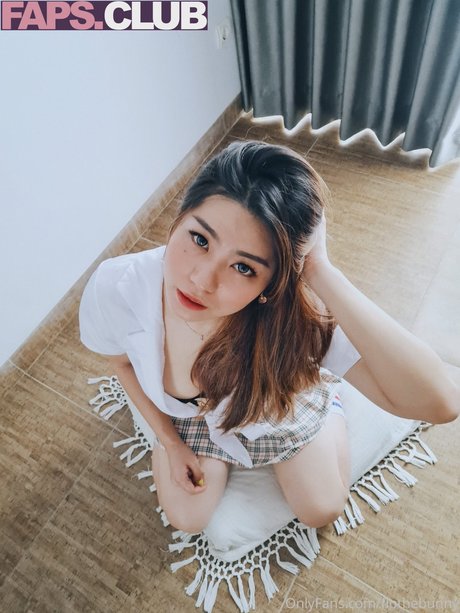 Nacktes geleaktes OnlyFans-Foto von Flo The Bunny
