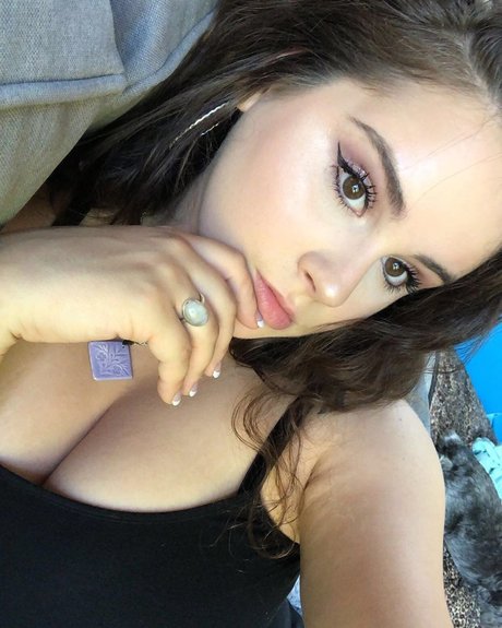 Nacktes geleaktes OnlyFans-Foto von Miranda Douty