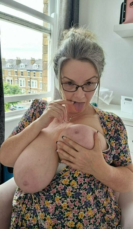 Carla36GG
