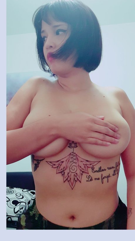 Nacktes geleaktes OnlyFans-Foto von Onigirl01
