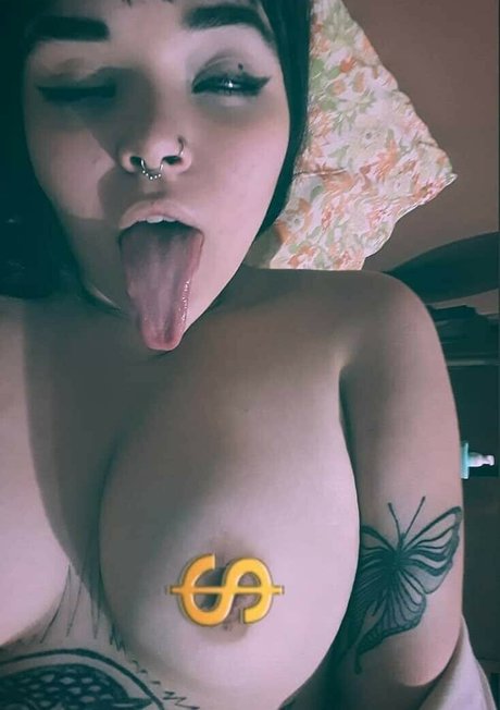 Nacktes geleaktes OnlyFans-Foto von Black Honey