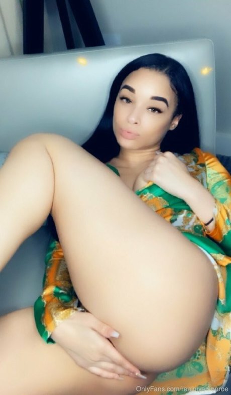 Nacktes geleaktes OnlyFans-Foto von Mya Lashaun