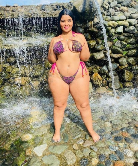 Nacktes geleaktes OnlyFans-Foto von Angie Acosta