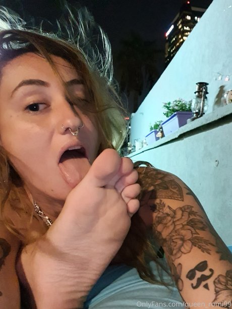 Nacktes geleaktes OnlyFans-Foto von Mistress Romi