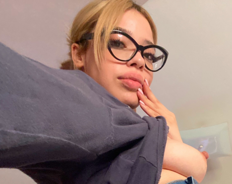 Nacktes geleaktes OnlyFans-Foto von 3three3