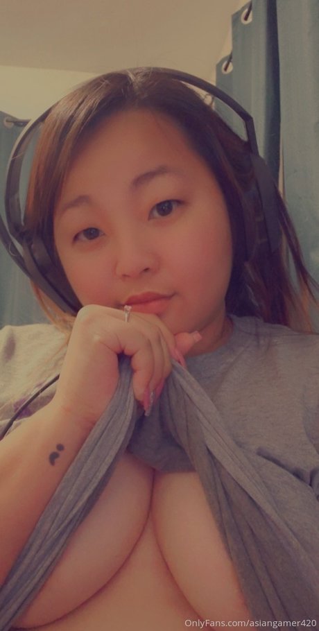 Nacktes geleaktes OnlyFans-Foto von Creamy Asian Fantasy