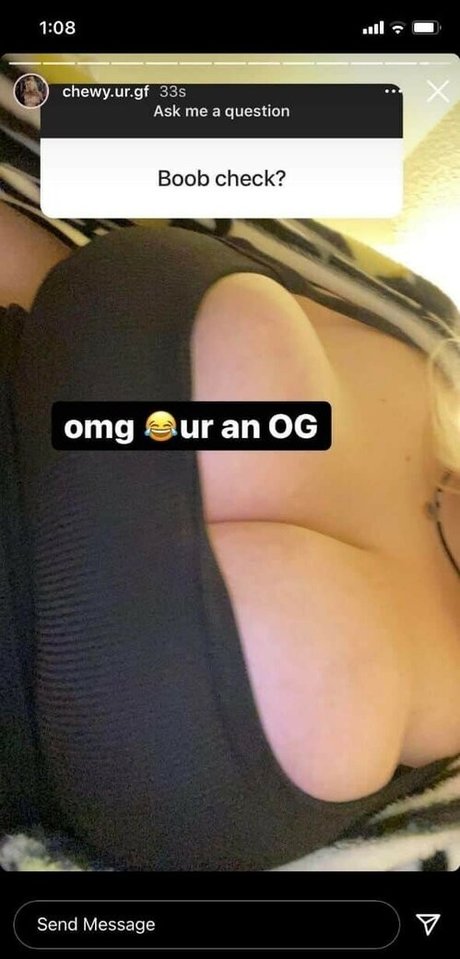 Nacktes geleaktes OnlyFans-Foto von Chewys Melons
