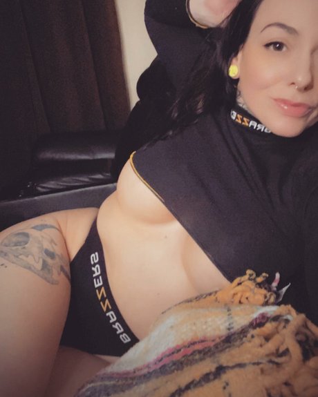 Nacktes geleaktes OnlyFans-Foto von Naughtyfam