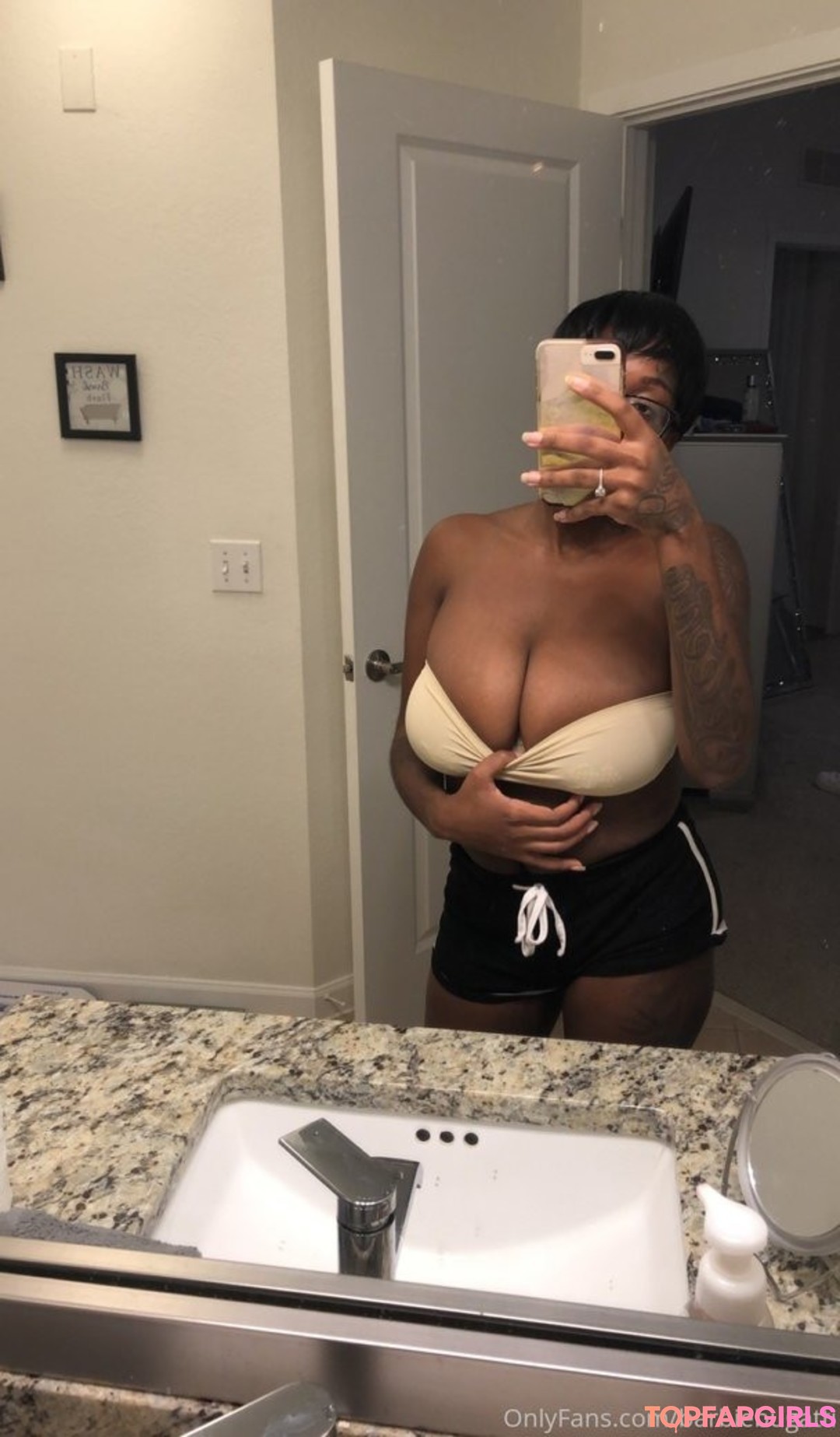 Nacktes geleaktes OnlyFans-Foto von Barbie Bugatti #1088
