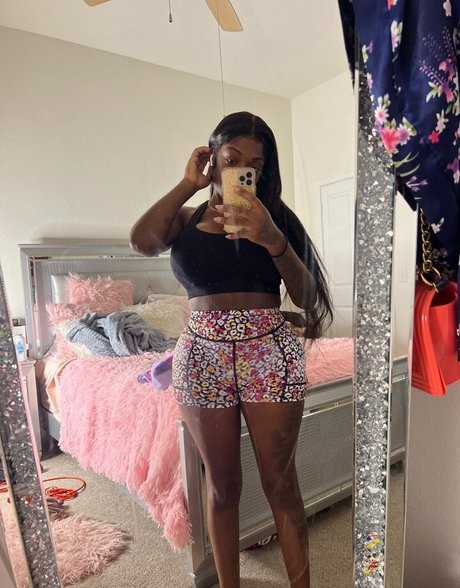 Nacktes geleaktes OnlyFans-Foto von Barbie Bugatti
