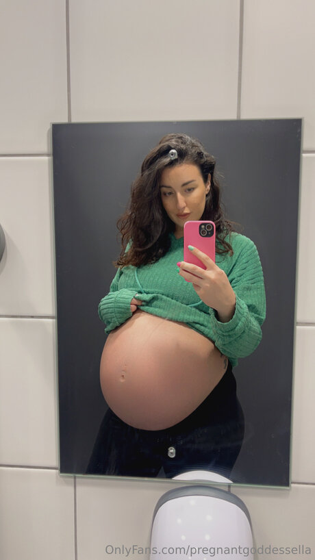 Pregnantgoddessella